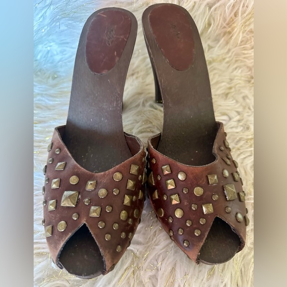 Vintage Mossimo Studded Wooden Heels Women’s Size 10 | Brown Peep Toe Mules - Picture 1 of 10